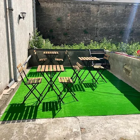 Santalya Hostel&turkish Food * Βελιγράδι